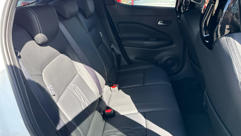 Nissan Juke 1.6 Hybrid Tekna 5dr Auto Hybrid Hatchback